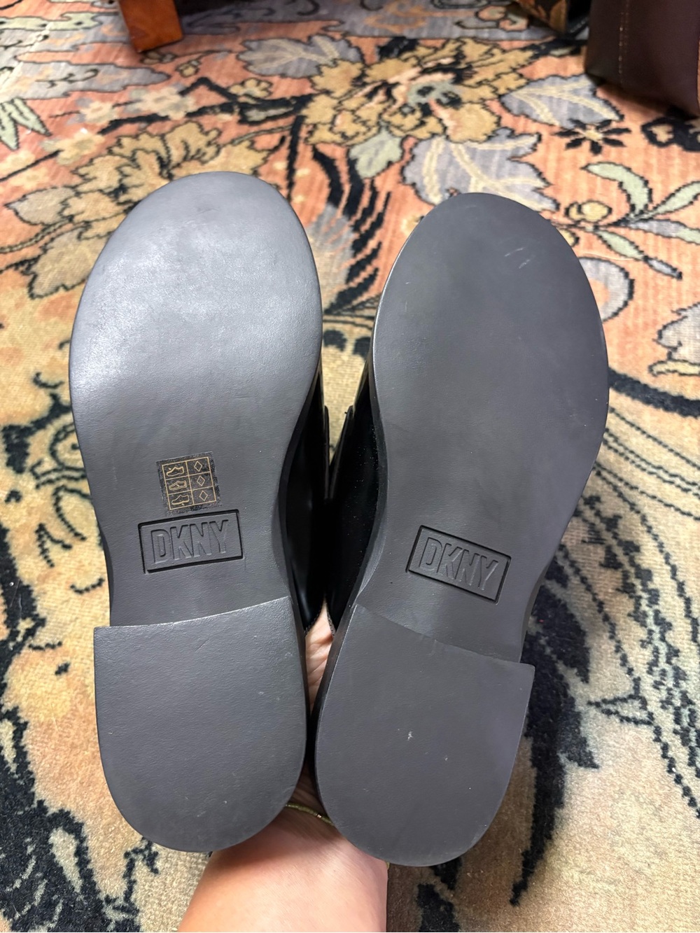 Dkny Black Patent Leather Slip-On Mule Clogs - Picture 5 of 5